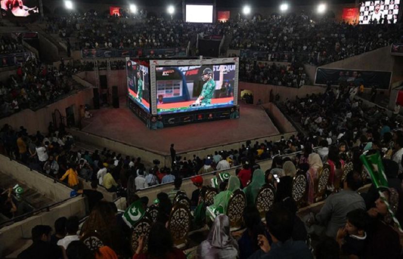 سندھ حکومت نے صوبے کے 6 بڑے شہروں میں پاکستان اور بھارت کے درمیان ایشیا کپ فائنل میچ بڑی اسکرین پر دکھانے کا اعلان کر دیا ہے