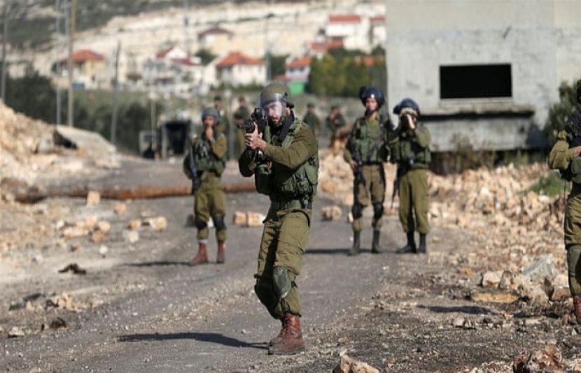 اسرائیل کی فوج نے فلسطین میں فائرنگ کی ہے 