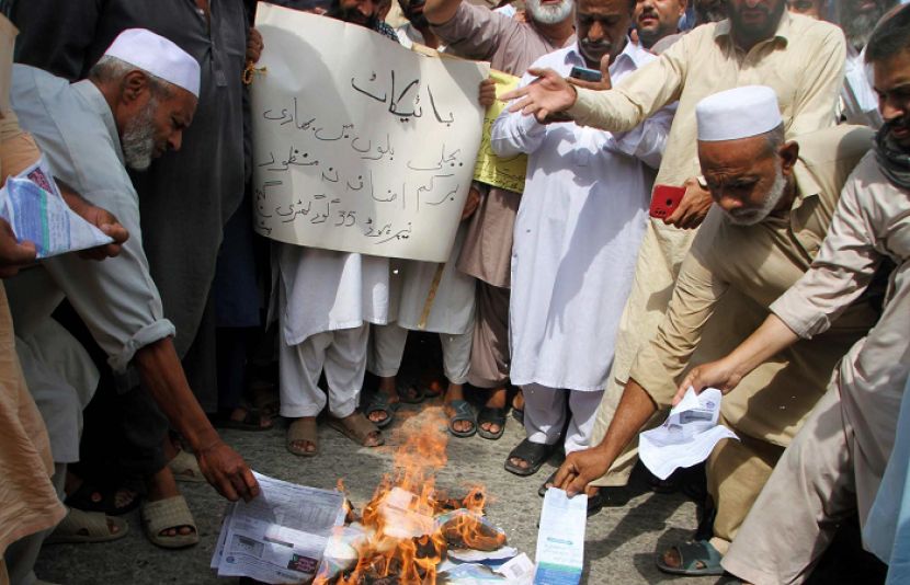 بجلی کے بلوں میں اضافے کیخلاف مختلف شہروں میں آج بھی احتجاج جاری