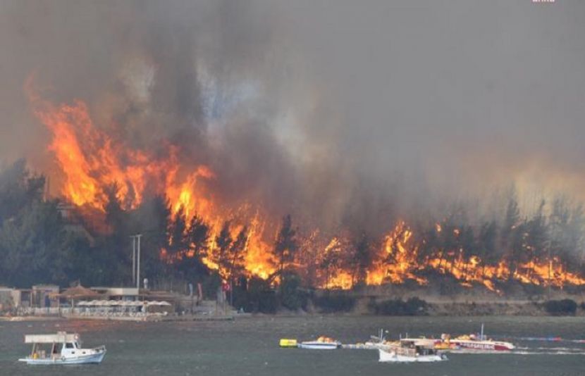 ترکی میں مسلسل پانچویں روز بھی جنگلاتی آگ پر قابو پانے کی کوششیں جاری
