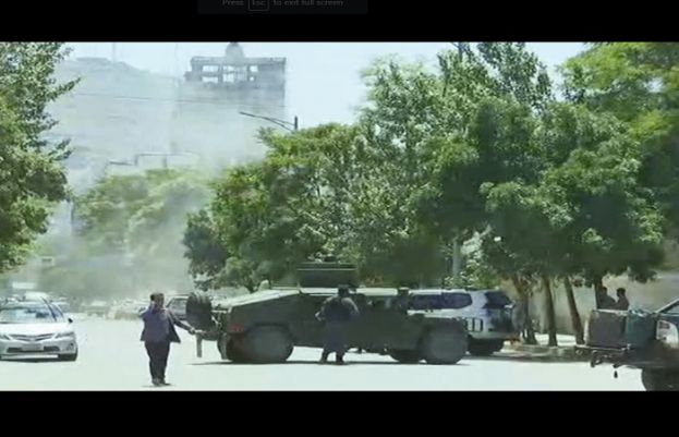 کابل میں متعدد دھماکوں اور فائرنگ کے نتیجے میں درجنوں افراد ہلاک