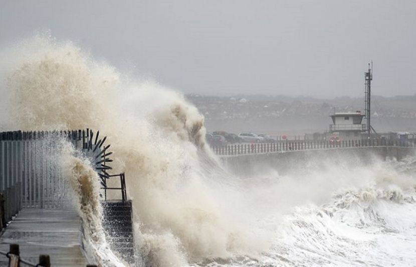 برطانیہ میں طوفان ڈینس کی پیش گوئی، محکمہ موسمیات نے خبردار کر دیا 