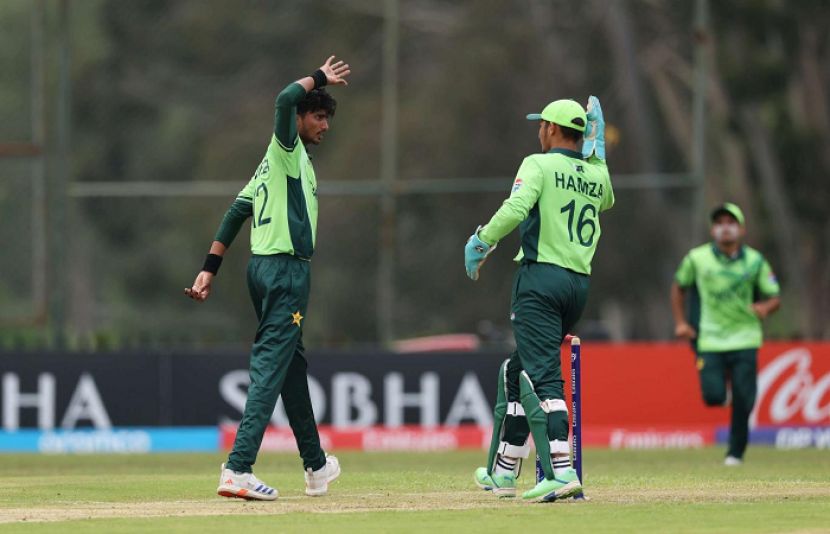 زمبابوے میں جاری انڈر 19 ورلڈ کپ کے گروپ سی کے افتتاحی میچ میں انگلینڈ نے پاکستان کو 36 رنز سے شکست دے کر فاتحانہ آغاز کردیا ہے