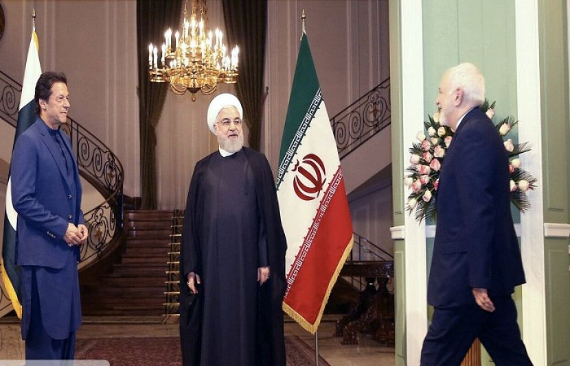 وزیر اعظم عمران خان، ایرانی صدر حسن روحانی اور انکے ہمراہ ایرانی وزیر خارجہ جواد ظریف