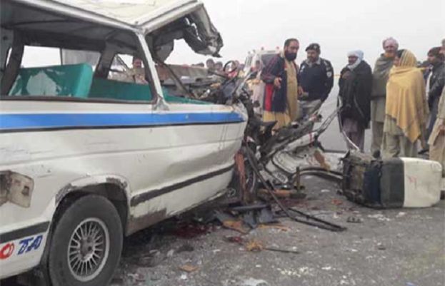 ٹرک اور اسکول وین میں تصادم، 20 طلبا زخمی