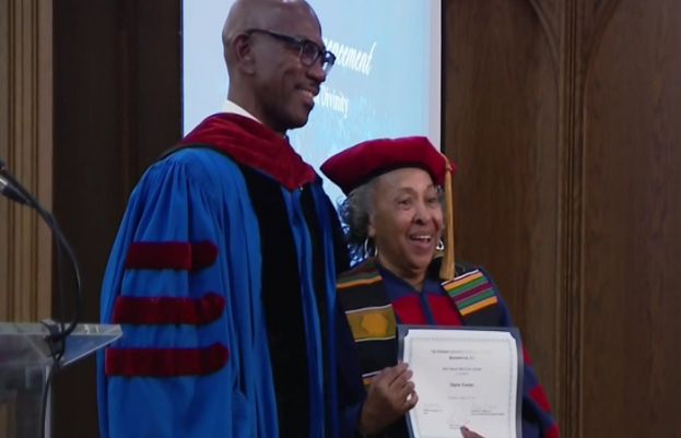 83 سالہ خاتون ہاورڈ یونیورسٹی کی معمر ترین گریجویٹ بن گئیں
