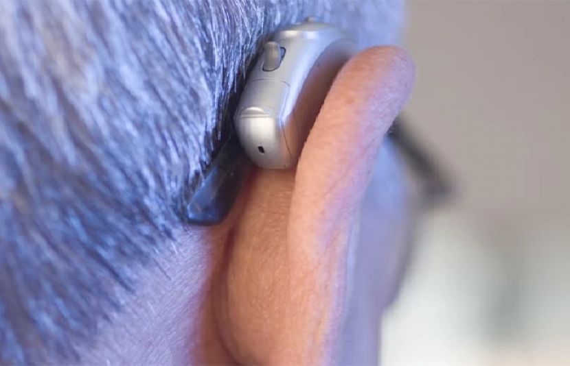 ایسا اسمارٹ چشمہ جو سماعت کو بہتر بنا سکے