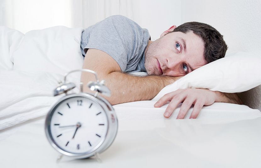 ماہرین صحت کا کہنا ہے کہ نیند کی کمی ڈپریشن کے امکانات کو بڑھاتی ہے۔