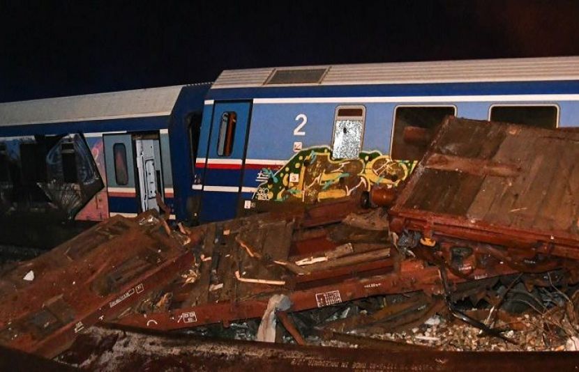 یونان میں مسافر اور مال بردار ٹرین کے درمیان تصادم، 29 افراد ہلاک، 85 زخمی