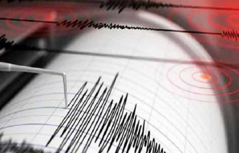 7.6 شدت کا زلزلہ، سونامی وارننگ جاری، لوگوں میں شدید خوف وہراس
