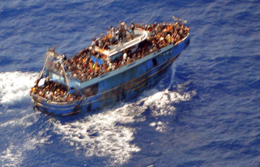 یونان کے قریب ڈوبنے والی تارکین وطن کی کشتی سے 500 سے زائد افراد تاحال لاپتہ ہیں۔