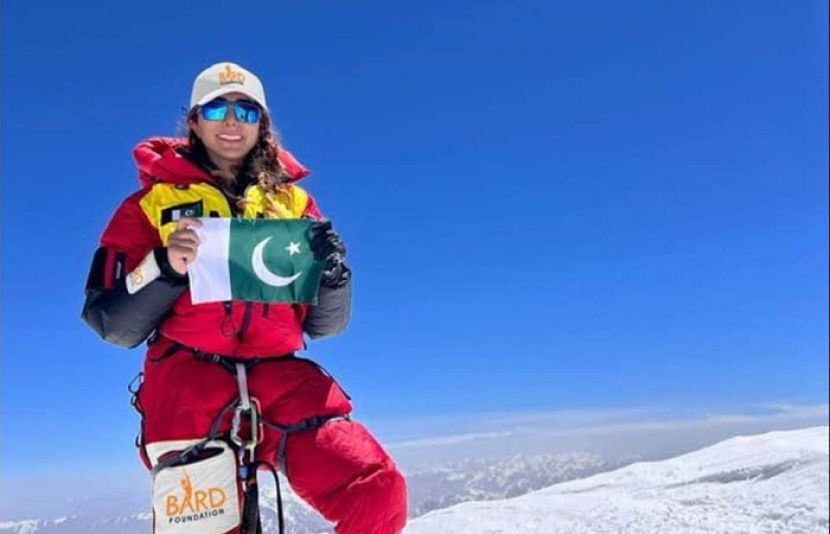 پاکستانی کوہ پیما نائلہ کیانی نے دنیا کی دسویں بلند ترین چوٹی اناپورنا سر کر لی