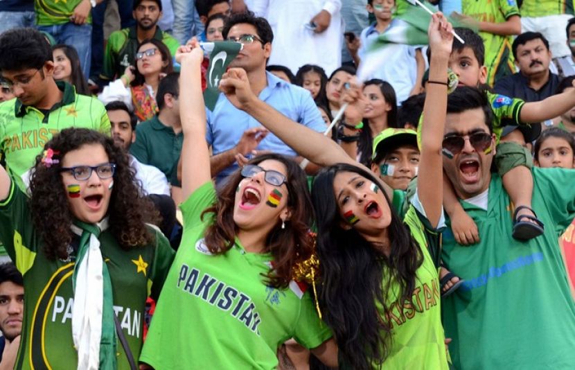 پاکستانیوں نے دنیا کے سب سے جنونی کرکٹ مداح ہونے کا ثبوت دے دیا 