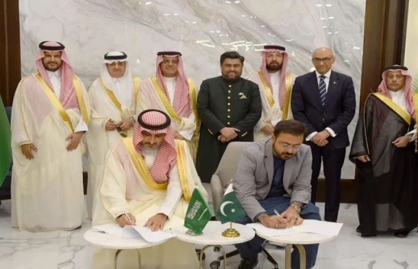پاکستان اور سعودی عرب نے آئی ٹی اور اسپورٹس میں دو اہم یادداشتوں پر دستخط کیے