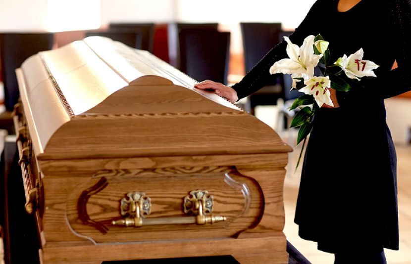 امریکا کے اسپتال میں مردہ قرار دی گئی خاتون کی 2 گھنٹے بعد سانس بحال ہوگئی۔