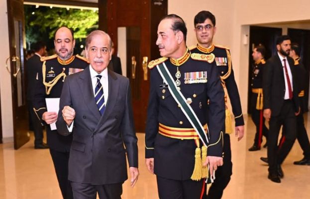 حکومت نے سویلین اور ملٹری قیادت کے تعلقات میں دراڑ پڑنے کے حوالے سے گردش کرنے والی قیاس آرائیوں کو مسترد کر دیا