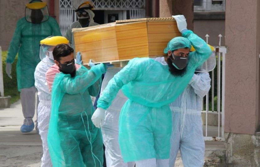  کورونا وائرس: پاکستان میں مزید 146 اموات،  4 ہزار 696 نئے کیسز رپورٹ 