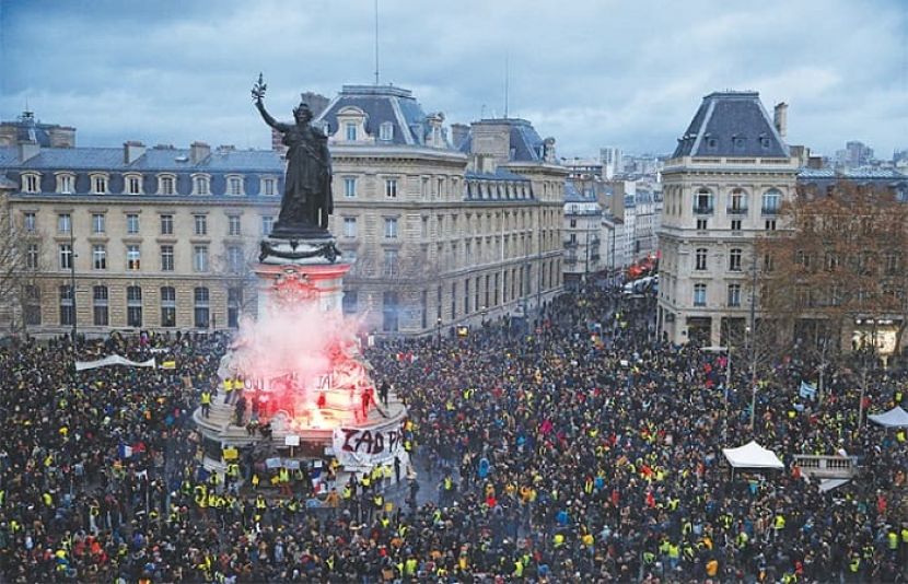 فرانس میں پرتشدد مظاہرے
