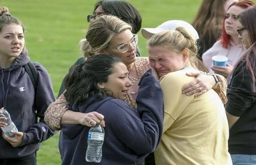 امریکا کے اسکول میں 16 سالہ طالب علم نے فائرنگ کرکے اپنے 2 ساتھی طلبا کو قتل کرنے کے بعد خودکشی کی کوشش بھی کی۔