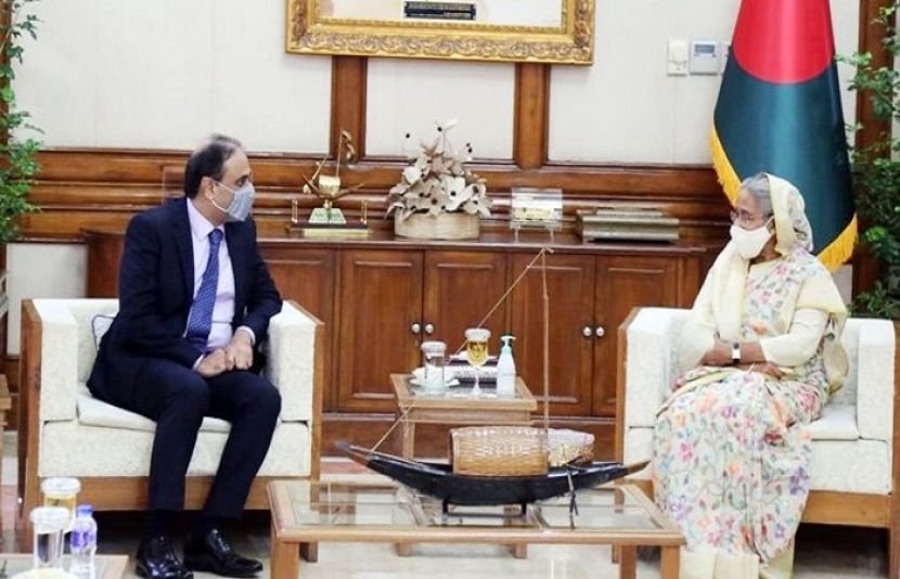 بنگلہ دیشی وزیر اعظم شیخ حسینہ واجد سے ڈھاکا میں پاکستان کے ہائی کمشنر عمران احمد صدیقی نے ملاقات کی