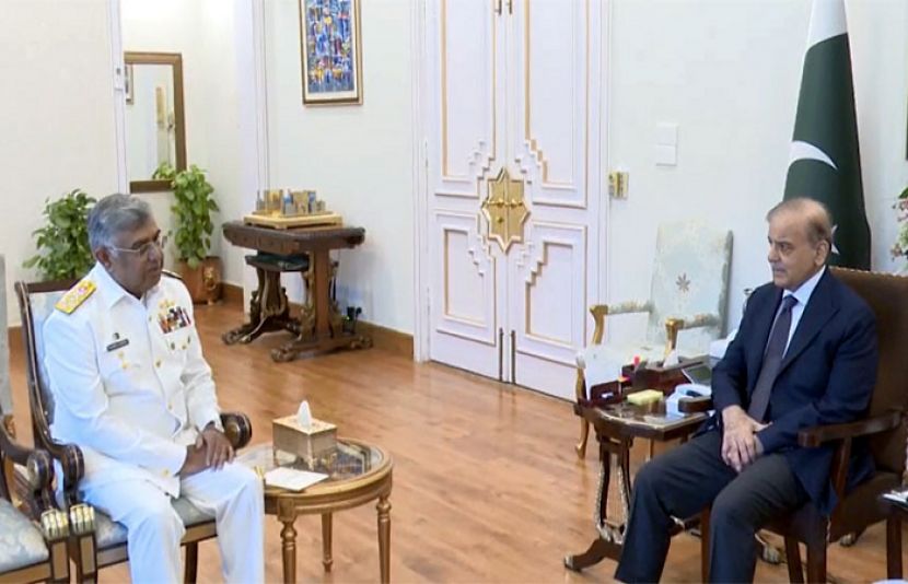 وزیراعظم نے ملک کی بحری حدود کے تحفظ میں پاک بحریہ کے اہم کردار کو سراہا