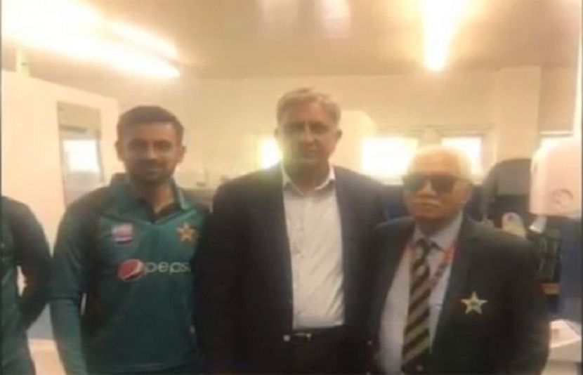 پاکستان کرکٹ ٹیم کے کھلاڑیوں کی چیف آف آرمی سٹاف جنرل قمر جاوید باجوہ سے ملاقات