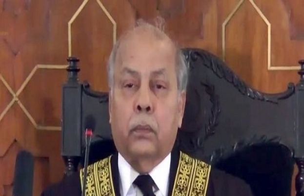 زمین آپ کو شادی ہال چلانے کے لیے نہیں ائیر پورٹ چلانے کیلئے دی گئی ہے، عدالت ڈی جی ایوی ایشن پر برہم