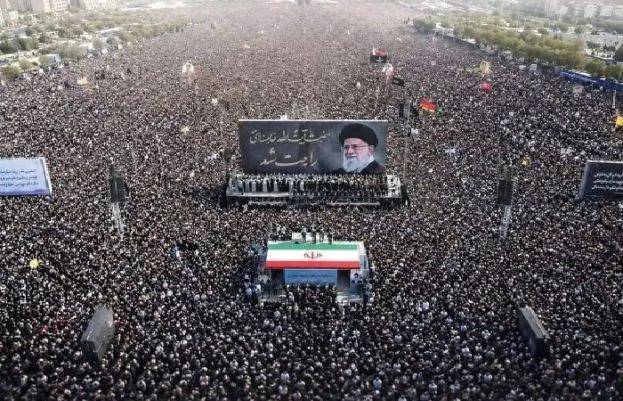 علی خامنہ ای کی آخری رسومات میں 4 کروڑ 30 لاکھ افراد نے شرکت کی