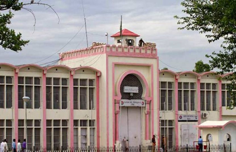 پمز ہسپتال کے ڈاکٹرز کی ٹیم نے جیل میں عمران خان کا طبی معائنہ کیا