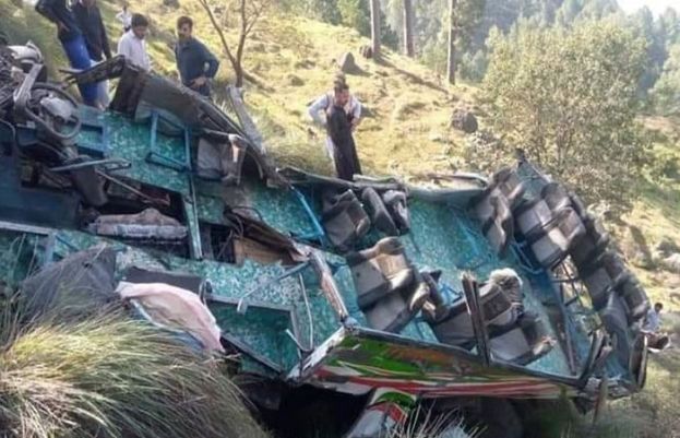 بس کھائی میں گرنے سے18 افراد جاں بحق 