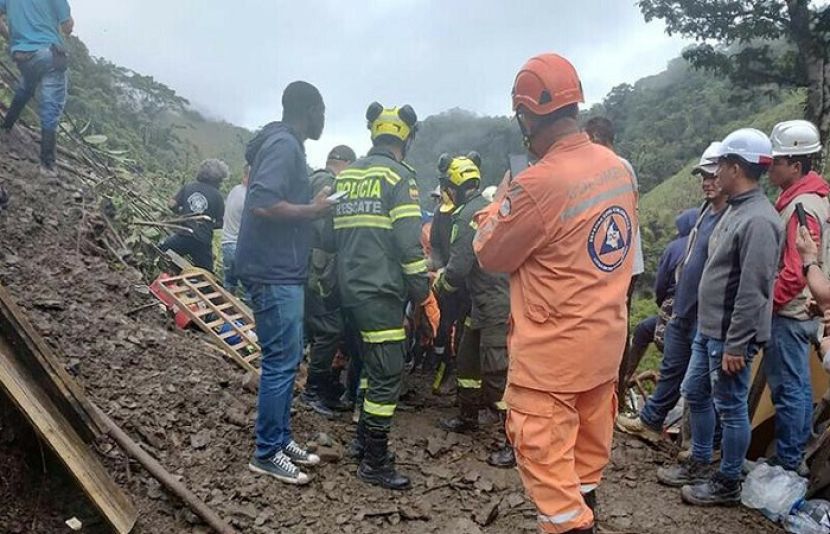 کولمبیا میں مٹی کا تودہ گرنے سے 37 مسافر ہلاک ہو گئے ہیں