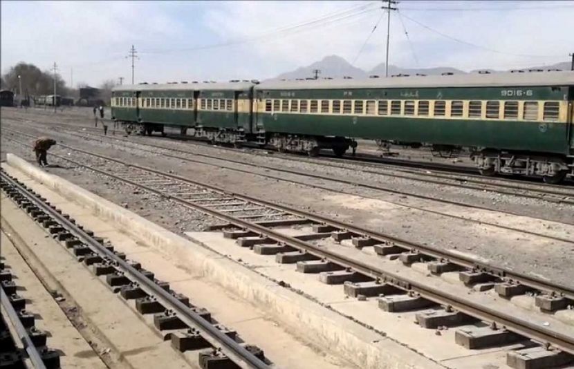 وزیر ریلوے نے  کوئٹہ سے تفتان کے درمیان ریل سروس معطل کر دیا