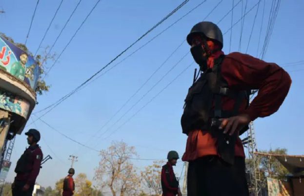 بنوں میں امن کمیٹی کے دفتر پر دہشتگردوں کے حملے کے نتیجے میں 7 افراد جان کی بازی ہار گئے