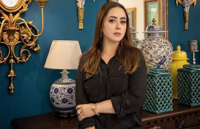 پاکستان کی معروف فیشن ڈیزائنر ماریہ بی