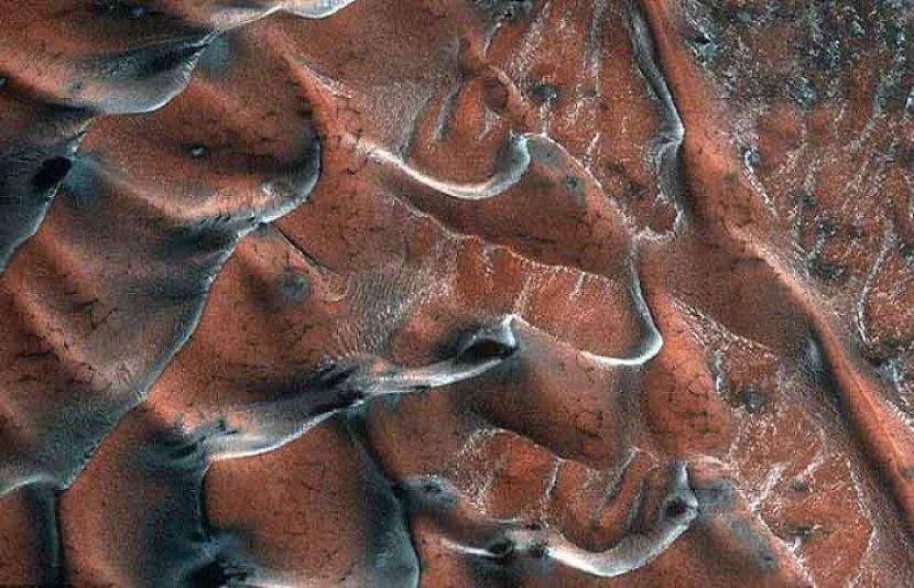 ناسا نے مریخ کے شمالی حصے میں واقع ریتلے ٹیلوں کی تصاویر جاری کر دی