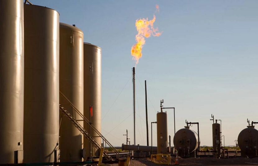 پاکستان میں تیل اور گیس کے نئے ذخیرے کی دریافت توانائی کے شعبے میں اہم کامیابی ہے