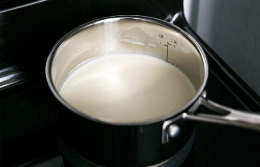 گرمیوں کا موسم شروع ہوتے ہی کچن سے جڑی کئی مشکلات سامنے آتی ہیں، جن میں سب سے عام مسئلہ دودھ کا جلد خراب ہونا ہے