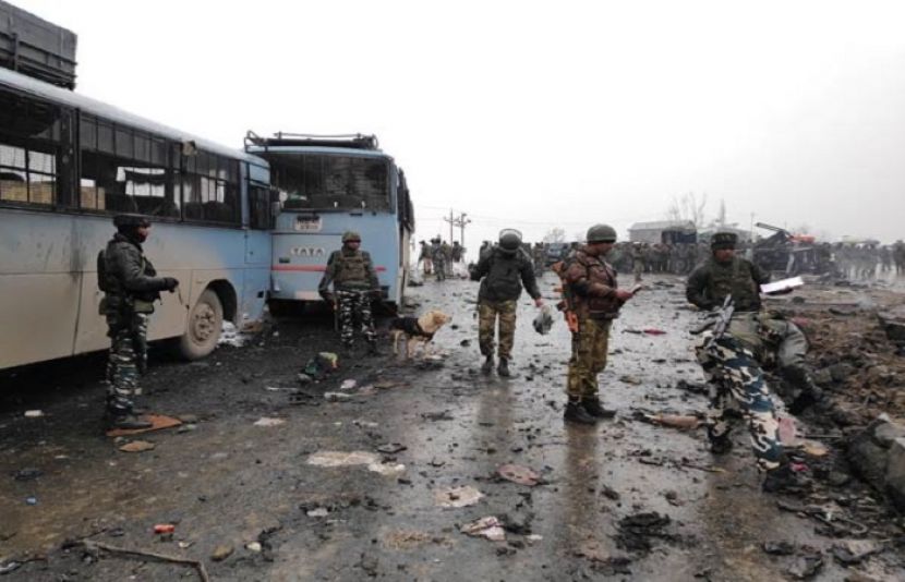 مقبوضہ کشمیر میں زوردار کار بم دھماکے میں 44 بھارتی فوجی ہلاک اور درجنوں زخمی ہوگئے۔