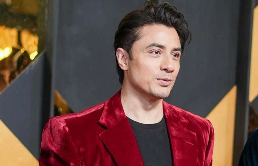 نامورگلوکار و اداکار علی ظفر نے اپنی چوتھی سٹوڈیو البم’’روشنی‘‘ریلیز کر دی