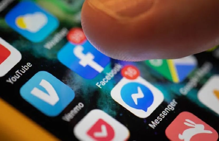 ملائیشیا نے 16 سال سے کم عمر بچوں کے لیے سوشل میڈیا کے استعمال پرپابندی عائد کرنے کا فیصلہ کیا ہے