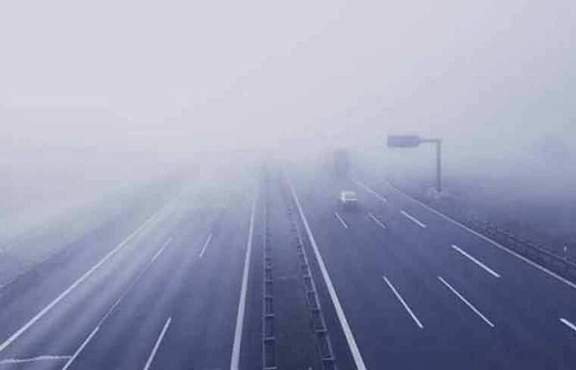 شدید دھند کے باعث موٹرویز ایم 3، ایم 4 اور ایم 5 مختلف مقامات سے بند