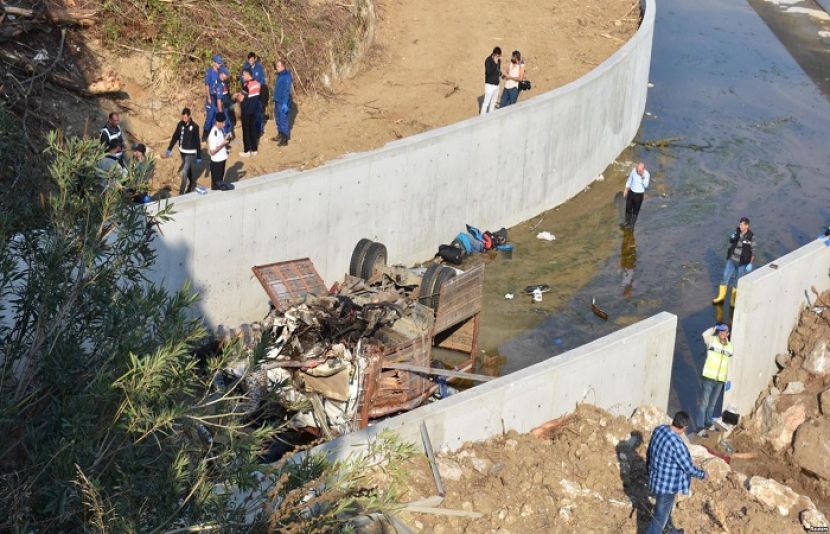 ترکی: ٹرک حادثے میں 19 تارکینِ وطن ہلاک