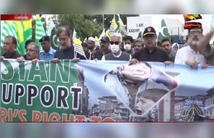 بھارت کے غیر قانونی اقدامات کے خلاف ریلیاں نکالی جارہی ہیں