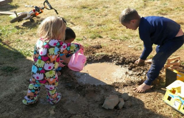 بچوں کو جراثیموں سے محفوظ رکھنے کے بےشمار نقصانات ہیں