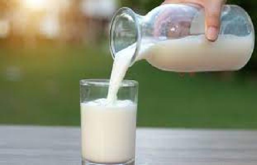  روزانہ ایک گلاس دودھ پینا ٹائپ ٹو ذیا بیطس سے بچاؤ میں مددگار ثابت ہوسکتا ہے: تحقیق 