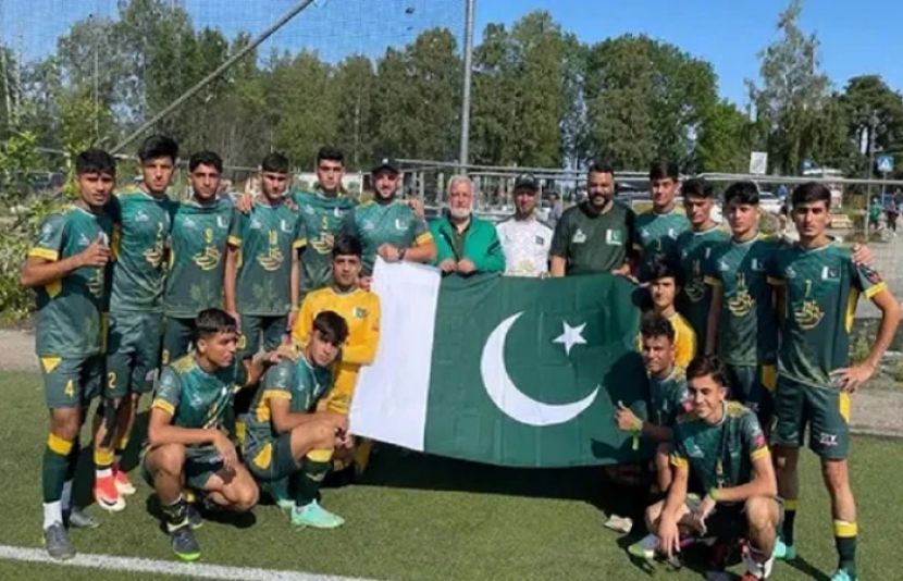 پاکستان اسٹریٹ چائلڈ فٹبال ٹیم کی تیسرے میچ میں شاندار کارکردگی