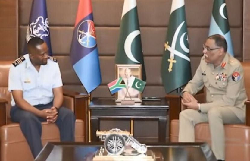 چیئرمین جوائنٹ چیفس آف اسٹاف کمیٹی جنرل ساحر شمشاد مرزا سے جنوبی افریقا کی فضائیہ کے سربراہ نے ملاقات کی ہے