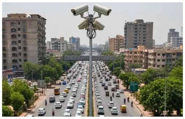 ٹریفک کیمروں سے وائرل تصاویر پر ڈی آئی جی ٹریفک کا بیان سامنے آ گیا
