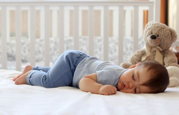 بستر کا گدا پرسکون نیند کا باعث مگر بچوں کیلئے جان لیوا بیماری کا گڑ