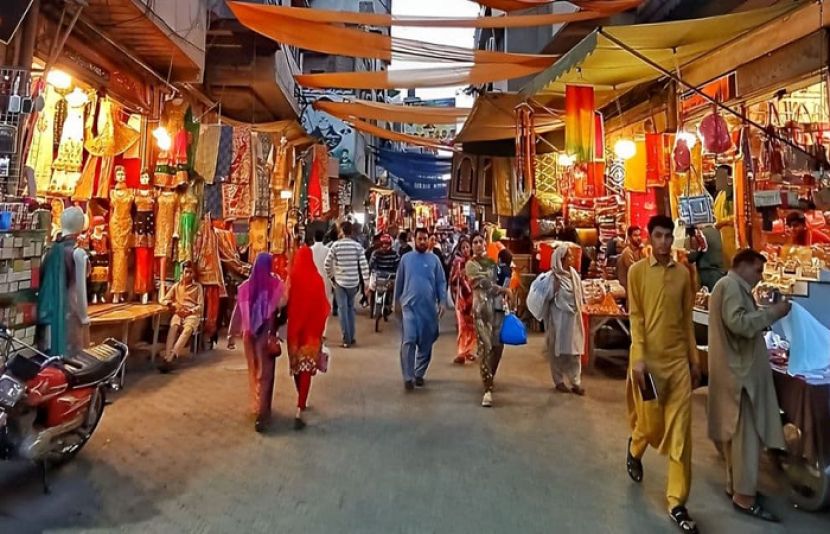 عدالت کا تجارتی سرگرمیاں رات 10 بجے بند کرانے کا حکم